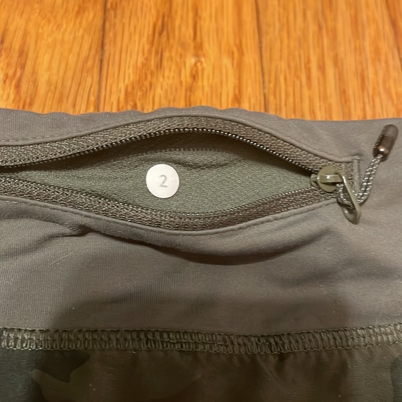 Lululemon speed shorts size 2 - Picture 3 of 6